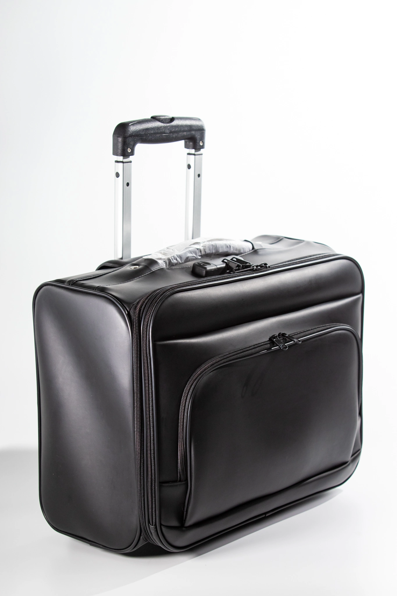 กระเป๋าเดินทาง-BK-TROLLY - ผ้า PVC E-56 หนา 1 มิล ท้องดำ ซับในผ้า 210D สีดำแพง ผ้าซิป
NO.8 สีดำผลิตในไทย หัวซ… - ภาพที่ 2