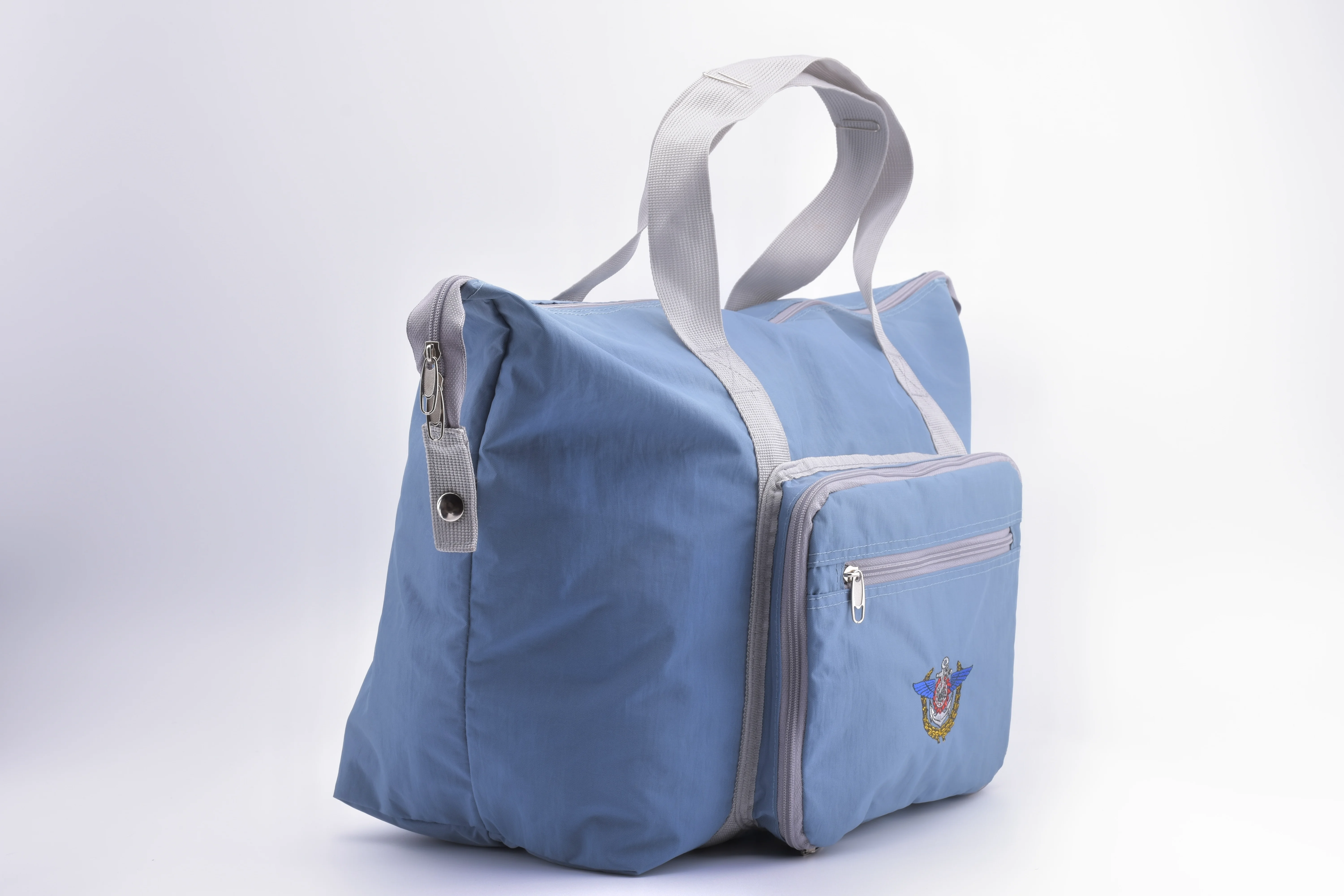 กระเป๋าเดินทาง-พับได้-BLU - กระเป๋าเดินทาง-พับได้-BLU
ผ้าคลิ๊บลิงค์สีเทา ผ้าซิป NO.5 สีเทาผลิตในไทย หัวซิป No… - ภาพที่ 2